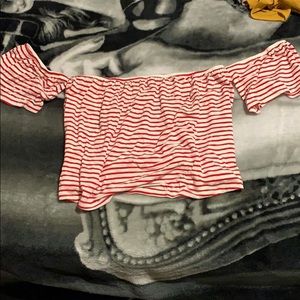 Súper cute off the shoulder